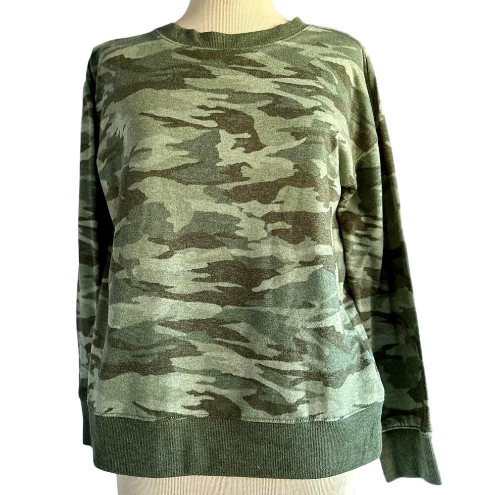 Womens Sweatshirt Size Medium Green Camo Outdoors Hunting Camping Hiking